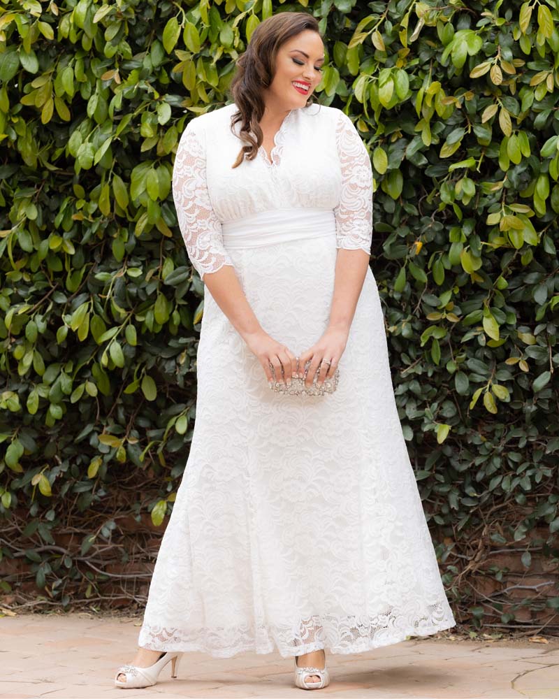 jord jogger lort Amour Lace Wedding Gown | Plus Size Long Lace Bridal Gown – Kiyonna